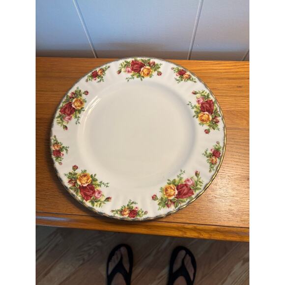 VINTAGE 1962 ROYAL ALBERT "OLD COUNTRY ROSES" BONE CHINA DINNER PLATE - Picture 5 of 5